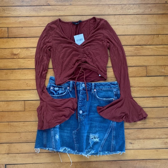 💐BUNDLE 3 for $20💐 F21 Cropped Bell Sleeve Top​ - Picture 1 of 4